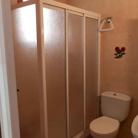 Vacaciones Frente Al Mar: Casa Con Wifi, Aire Opcional, Mascotas Bienvenidas Y Playa Perros - Es-184-24