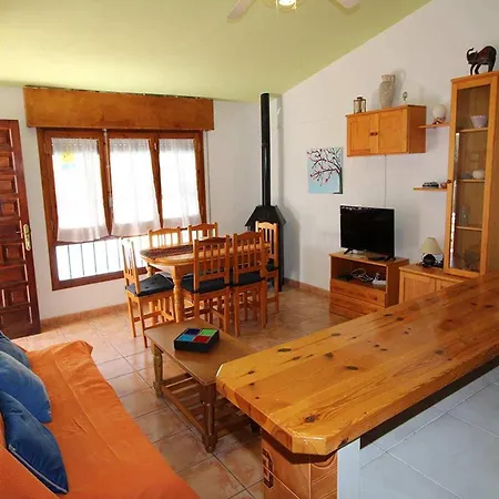 Holiday home Vacaciones Frente Al Mar: Casa Con Wifi, Aire Opcional, Mascotas Bienvenidas Y Playa Perros - Es-184-24